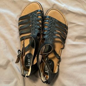 Black sandles size 11